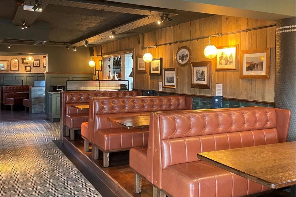An Chuirt Hotel, Gweedore, Donegal Extérieur photo