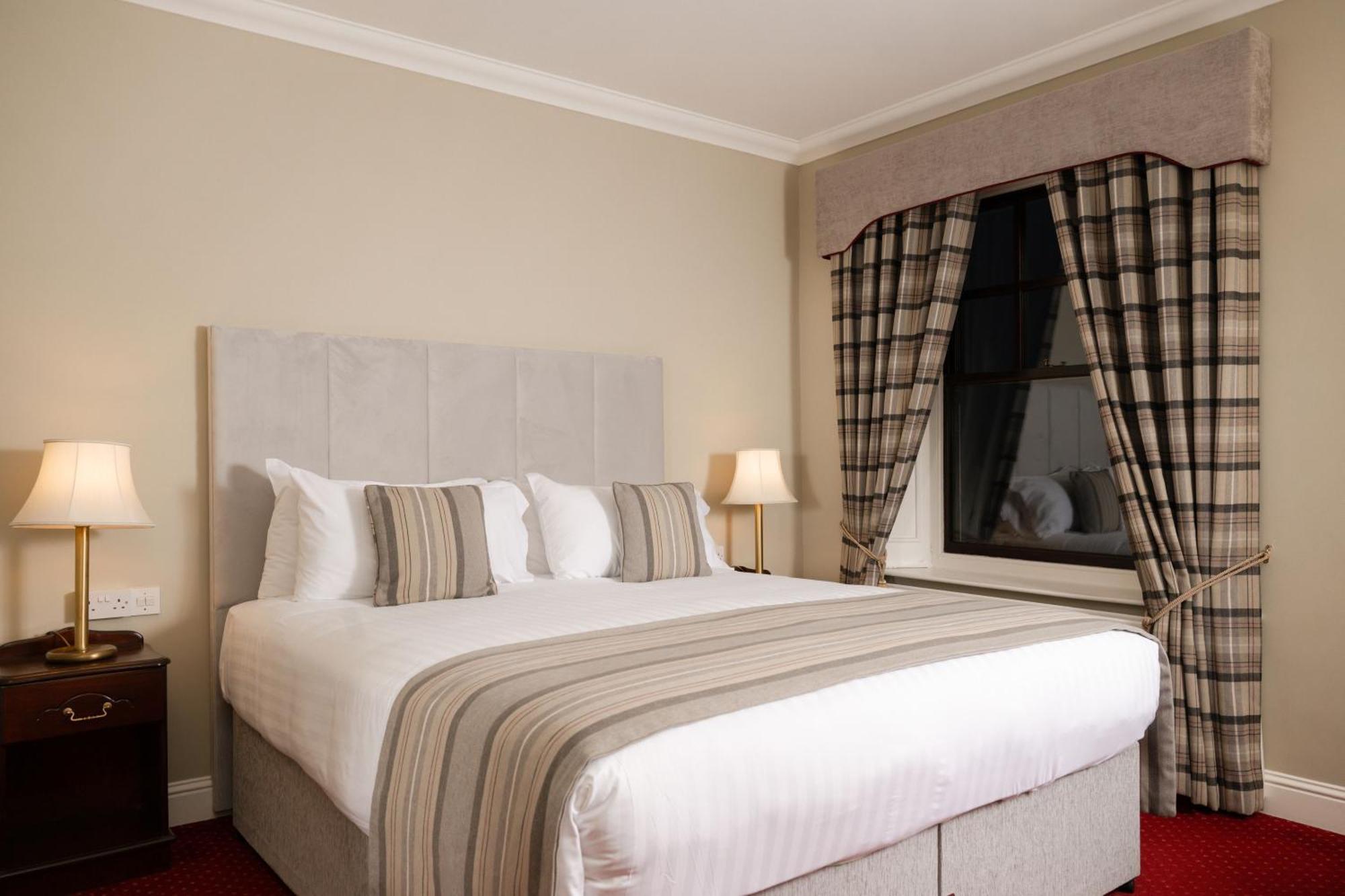 An Chuirt Hotel, Gweedore, Donegal Extérieur photo